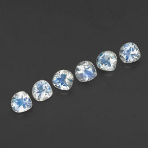 1.31天然白色彩虹月光石，梨形，4×4毫米，透明