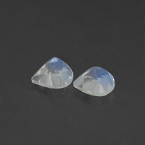 天然白色彩虹月光石，梨形，5.2×5.1毫米，透明
