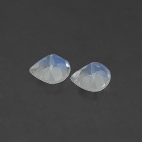 天然白色彩虹月光石，梨形，5.1×5.1毫米，透明