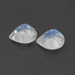 天然白色彩虹月光石，梨形，5.2×5.1毫米，透明