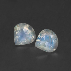 天然白色彩虹月光石，梨形，5.2×5.1毫米，透明