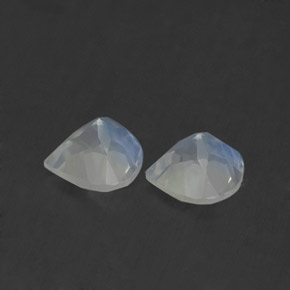 天然白色彩虹月光石，梨形，5.2×5.1毫米，透明