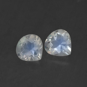 天然白色彩虹月光石，梨形，5.1×5.1毫米，透明