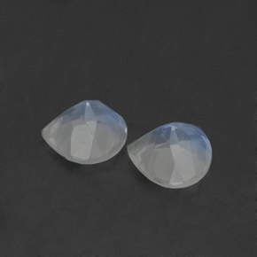 天然白色彩虹月光石，梨形，5.1×5.1毫米，透明