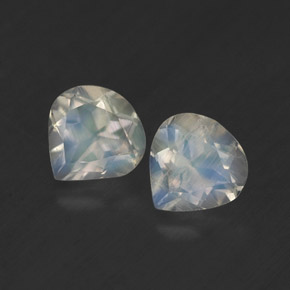 天然白色彩虹月光石，梨形，5.2×5.1毫米，透明