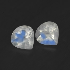 天然白色彩虹月光石，梨形，5.1×5毫米，透明