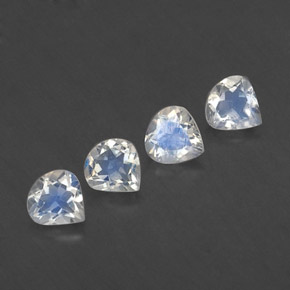 1.54天然白色彩虹月光石，梨形，5.2×5.1毫米，透明