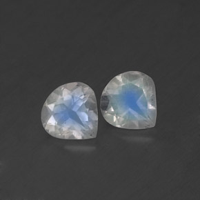 天然白色彩虹月光石，梨形，5.1×5.1毫米，透明