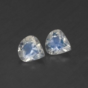 天然白色彩虹月光石，梨形，5.1×4.9毫米，透明