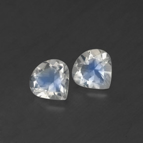 天然白色彩虹月光石，梨形，5.1×5.1毫米，透明
