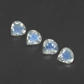 天然白色彩虹月光石，梨形，4.9×4.8毫米，透明