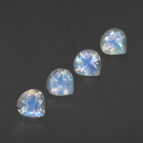 天然白色彩虹月光石，梨形，5.2×5.1毫米，透明