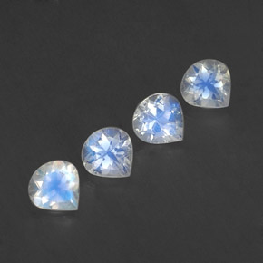 天然白色彩虹月光石，梨形，5.2×4.9毫米，透明