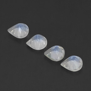 天然白色彩虹月光石，梨形，5×4.9毫米，透明