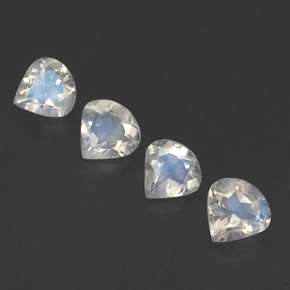 1.35天然白色彩虹月光石，梨形，5×4.9毫米，透明