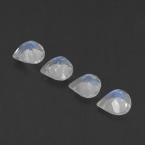 1.35天然白色彩虹月光石，梨形，5×4.9毫米，透明