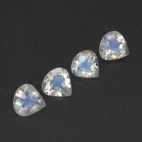 1.35天然白色彩虹月光石，梨形，5×4.9毫米，透明