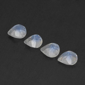 1.35天然白色彩虹月光石，梨形，5×4.9毫米，透明
