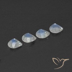 1.30克拉天然彩虹月长石，梨形，透明