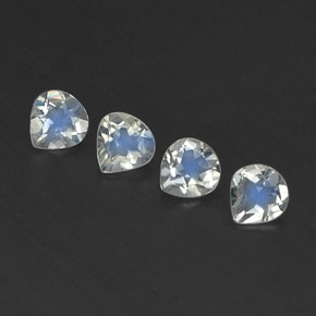 1.24天然白色彩虹月光石，梨形，5.1×4.9毫米，透明