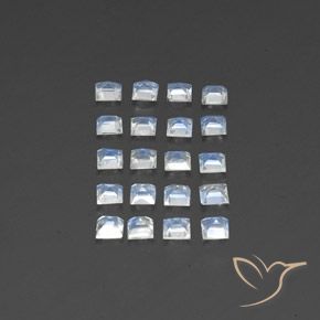 2.27克拉天然彩虹月长石，正方形，透明/半透明