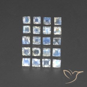 3.22克拉天然彩虹月长石，正方形，透明/半透明