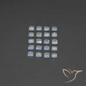 2.60克拉天然彩虹月长石，正方形，透明