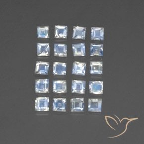 2.39克拉天然彩虹月长石，正方形，透明