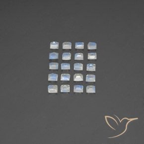 2.39克拉天然彩虹月长石，正方形，透明