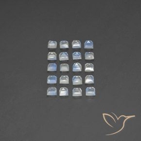 3.26克拉天然彩虹月长石，正方形，透明