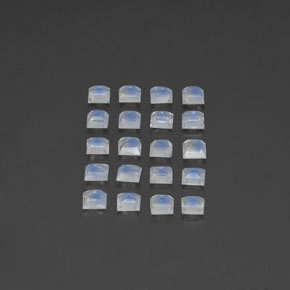 2.35天然白色彩虹月光石，方形，3.1×3毫米，透明