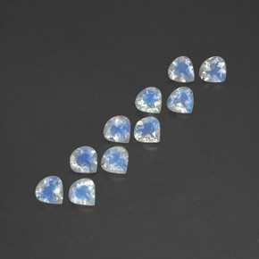 天然白色彩虹月光石，梨形，5.1×4.9毫米，透明