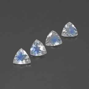 天然白色彩虹月光石，三角形，6×5.9毫米，透明