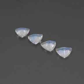 天然白色彩虹月光石，三角形，6×5.9毫米，透明