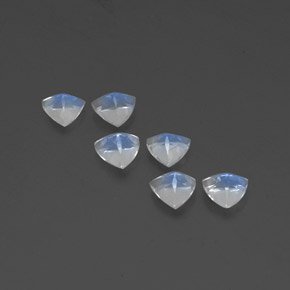 天然白色彩虹月光石，三角形，5.1×5.1毫米，透明