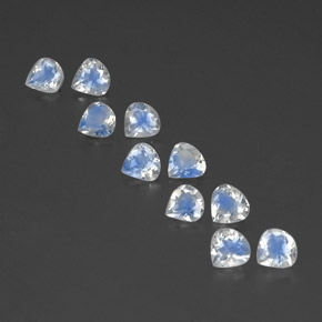 天然白色彩虹月光石，梨形，4.9×4.8毫米，透明