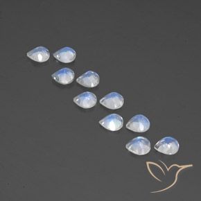 3.78克拉天然彩虹月长石，梨形，透明