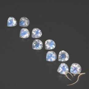 3.83ctw 天然 蓝白色 彩虹月长石, 梨形, 透明