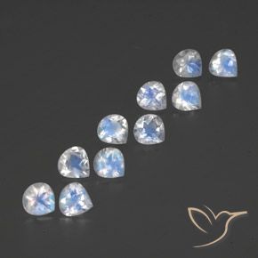 3.83克拉天然彩虹月长石，梨形，透明