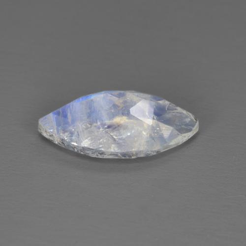 1.79克拉天然白色彩虹月光石，马眼形，11.9×6.3毫米，透明
