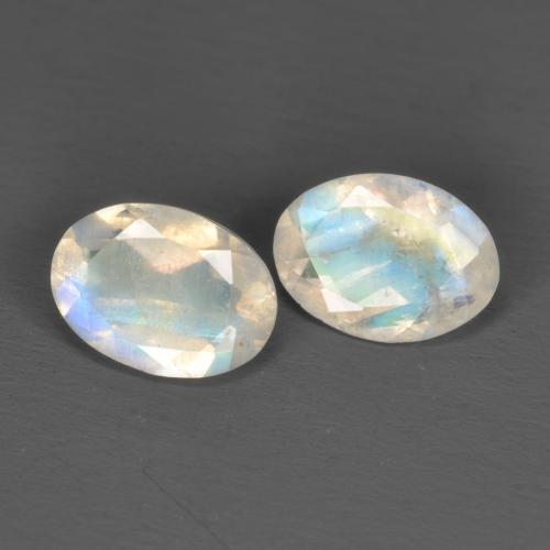 1.40天然白色彩虹月光石，椭圆形切割，7.1×5.1毫米，透明