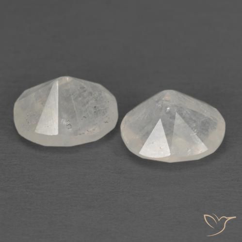 2.14克拉天然彩虹月长石，椭圆形，半透明