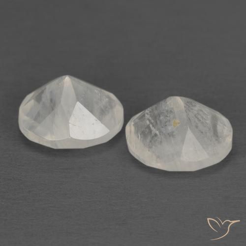 2.17克拉天然彩虹月长石，椭圆形，半透明
