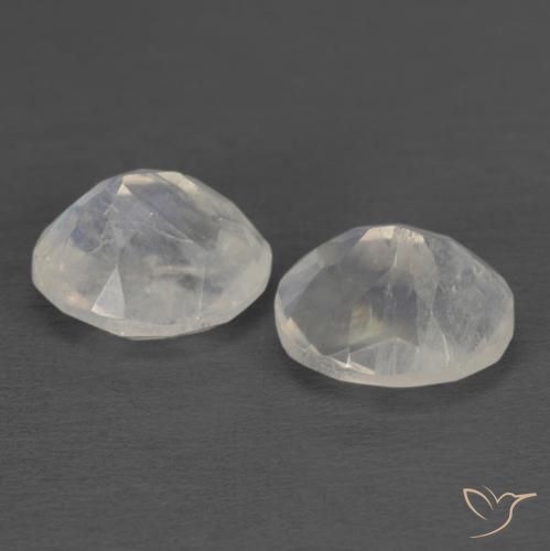 2.25克拉天然彩虹月长石，椭圆形，透明