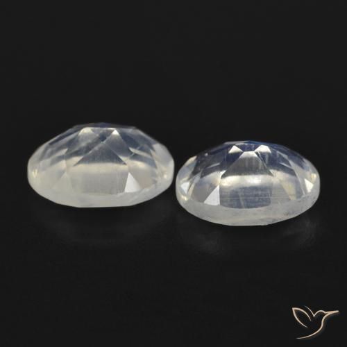 1.63克拉天然彩虹月长石，椭圆形，透明