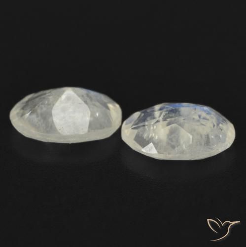 1.24克拉天然彩虹月长石，椭圆形，透明