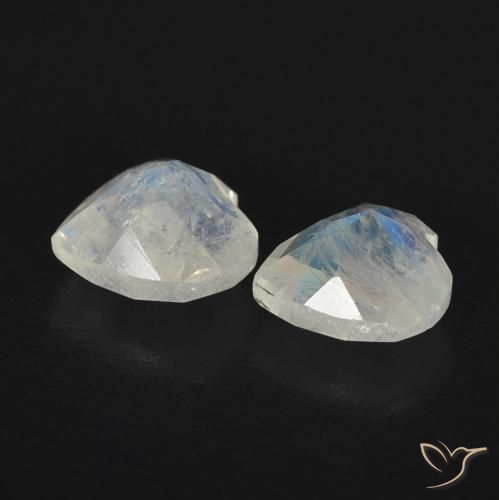 1.34克拉天然彩虹月长石，心形，透明