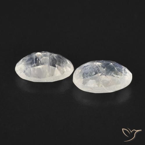 0.82克拉天然彩虹月长石，椭圆形，透明