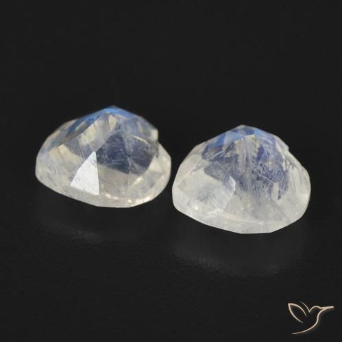 1.40克拉天然彩虹月长石，心形，透明