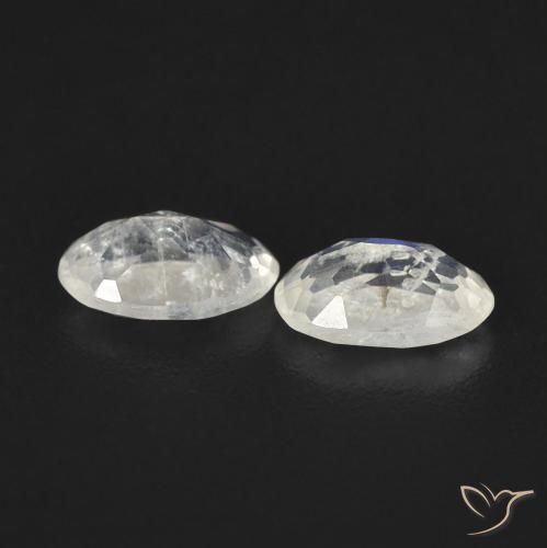 0.73克拉天然彩虹月长石，椭圆形，透明